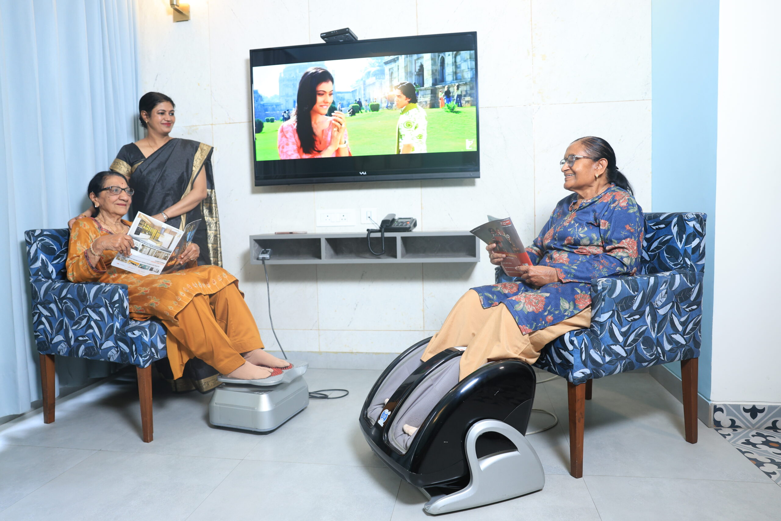 Advantages and Disadvantages of Old Age Homes